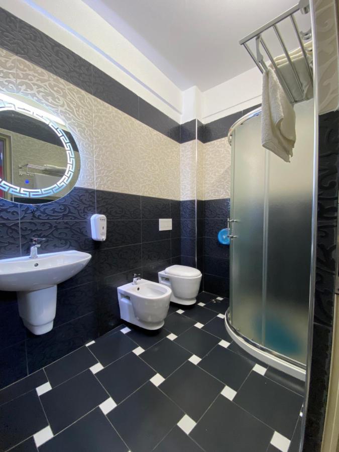 Pilo Lala Hotel Lushnje Luaran gambar