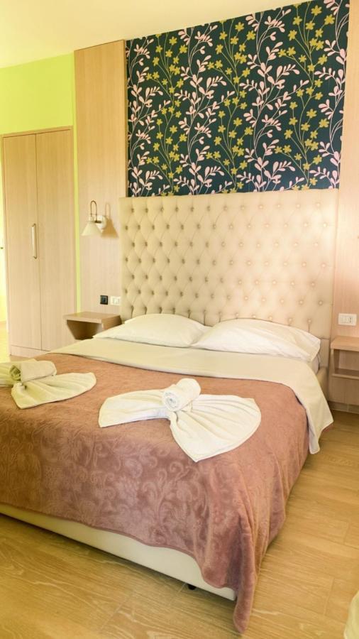 Pilo Lala Hotel Lushnje Luaran gambar