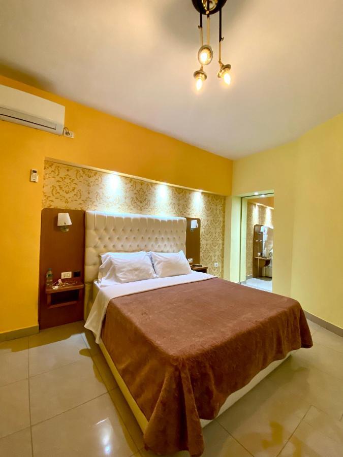 Pilo Lala Hotel Lushnje Luaran gambar